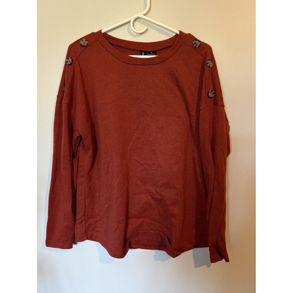 Kristin Nicole Top, Size 1X, W/ buttons, Red